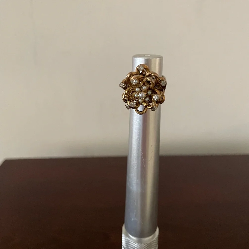 Vintage Gold Floral Ring with Pearl Details
